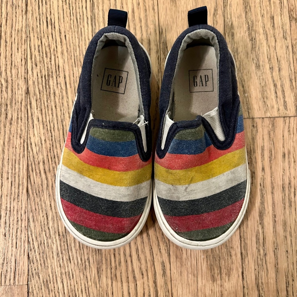 GAP slip-ons Size 7M
